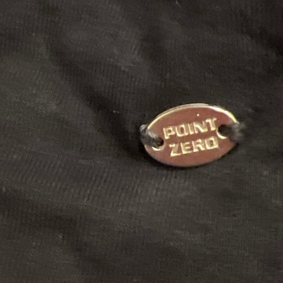 Point Zero Long Sleeve Top - Flattering & Comfortable, size Medium - Picture 3 of 3